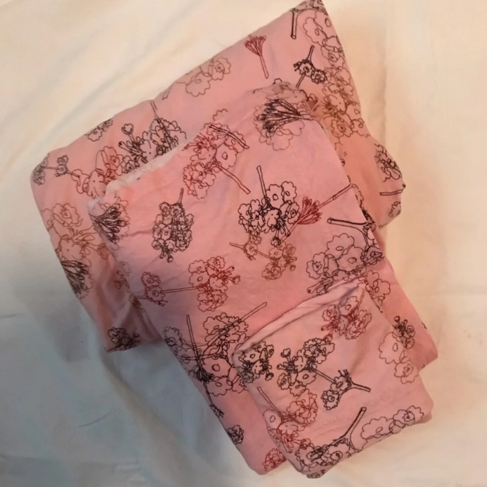 Twin T-shirt Material Sheet Set Like New